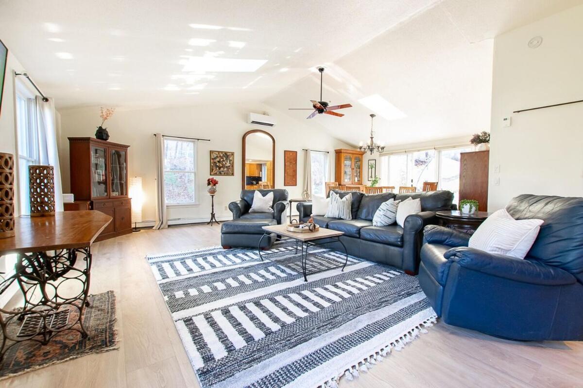 Large W Fire Pit And Dogs Welcome *