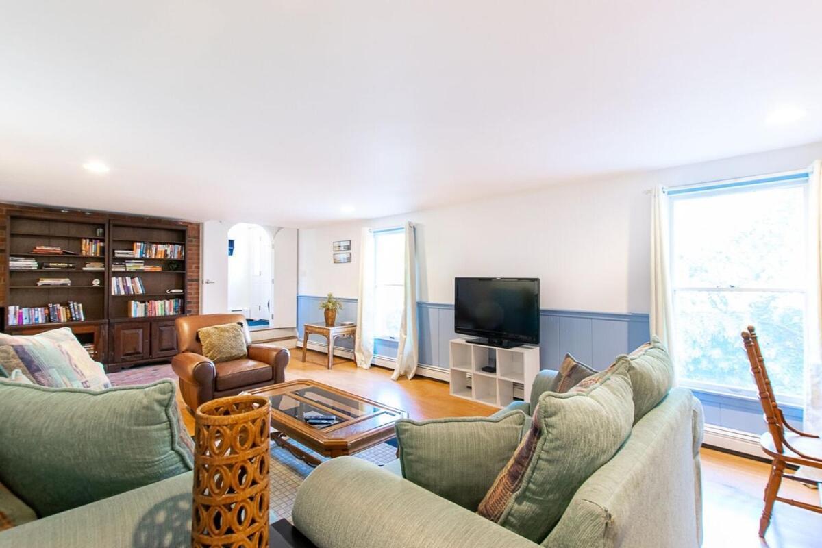 Large W Fire Pit And Dogs Welcome * Chatham