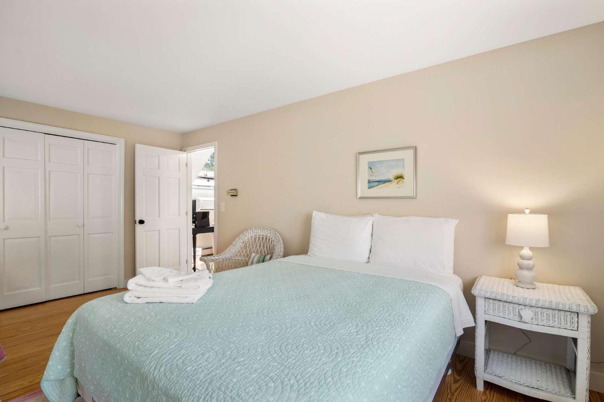 Great Location Outdoor Space Dog Friendly * Chatham