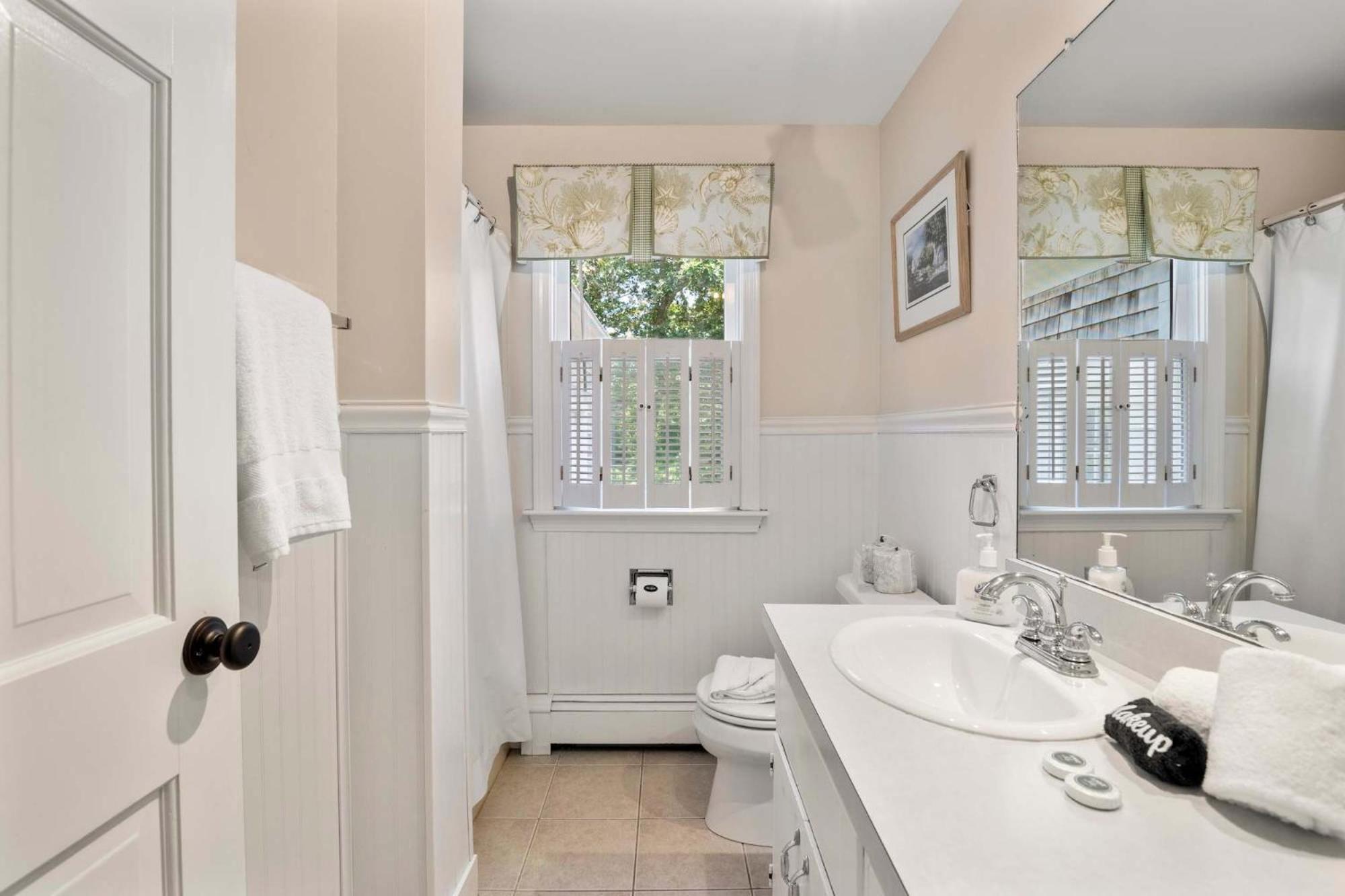 Holiday home Great Location Outdoor Space Dog Friendly *
