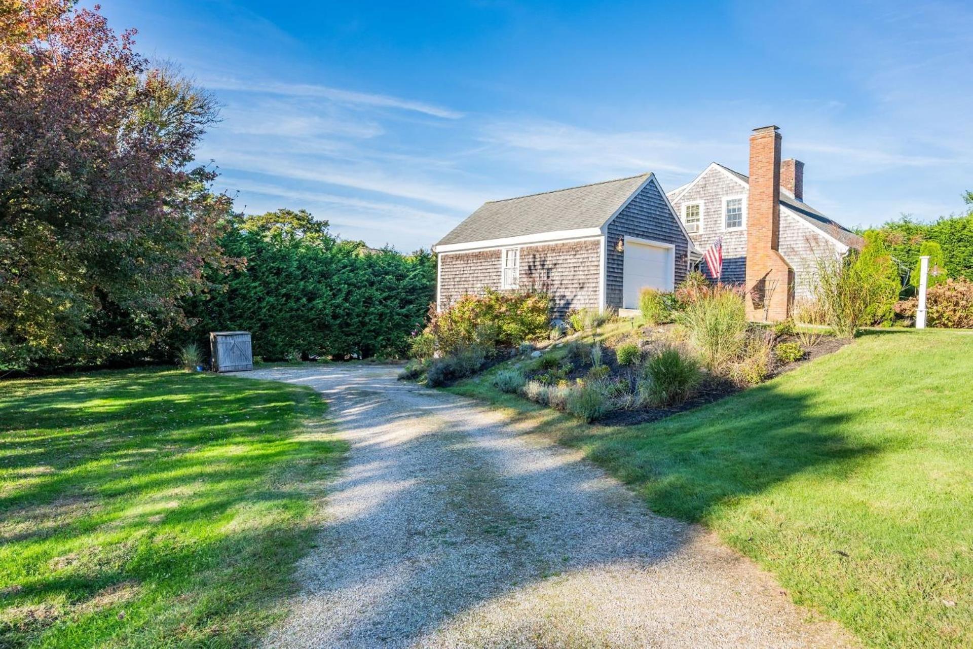 13 Monomoy Circle Cape Cod - - Breakaway *