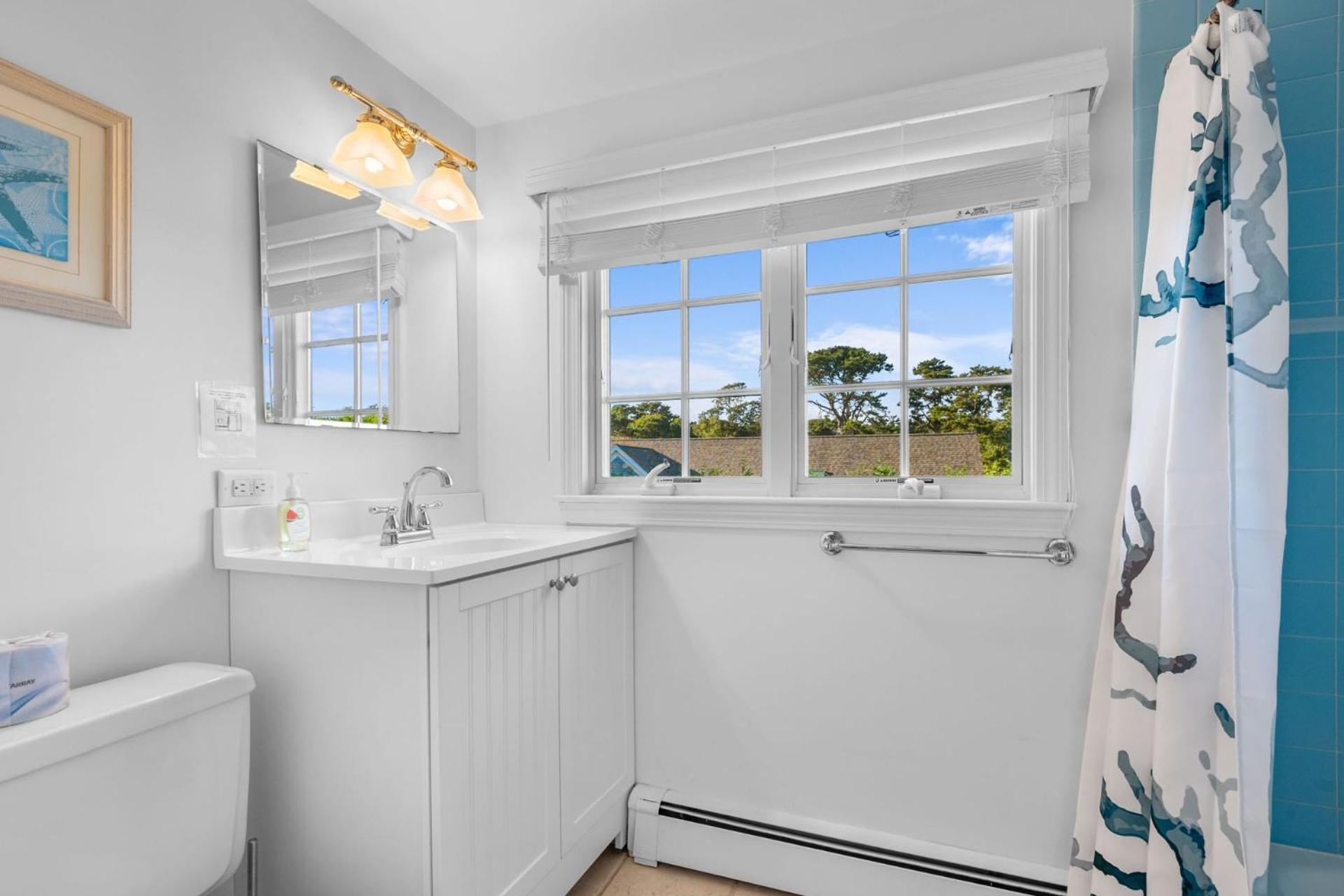 13 Monomoy Circle Cape Cod - - Breakaway *