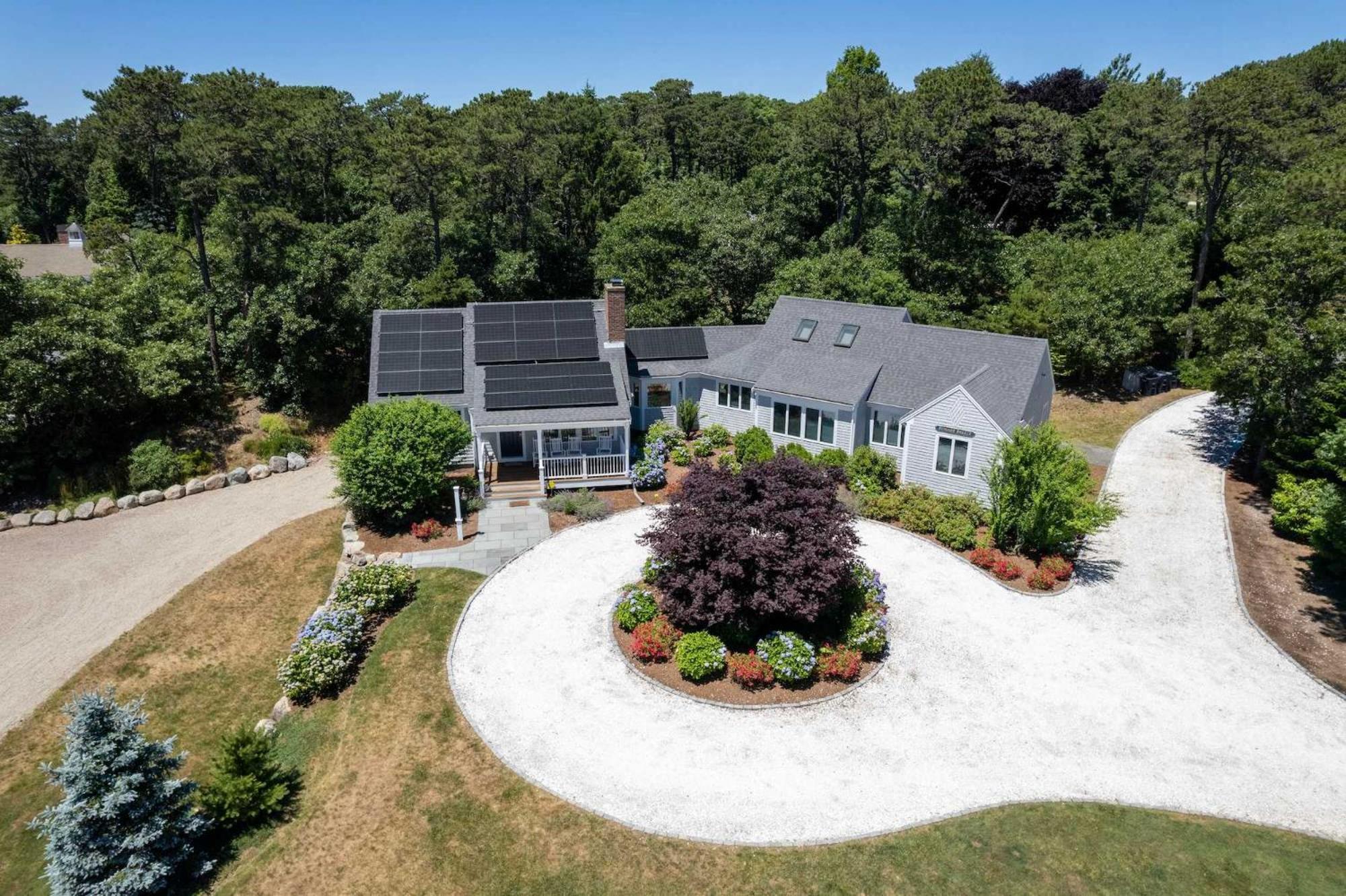 Beautifully Renovated W Access To *