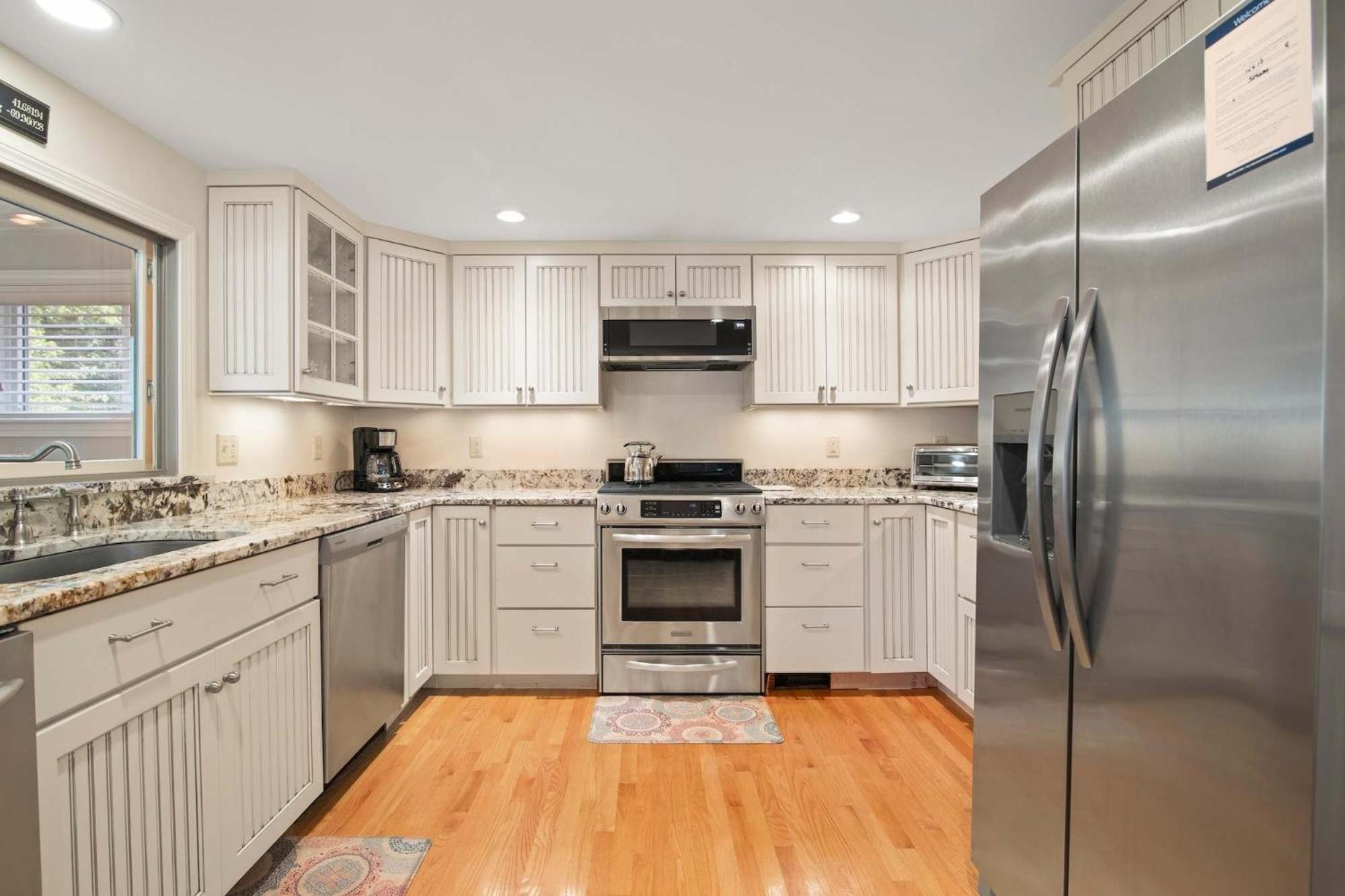 Located On Rail Trail By & Downtown Holiday home Chatham
