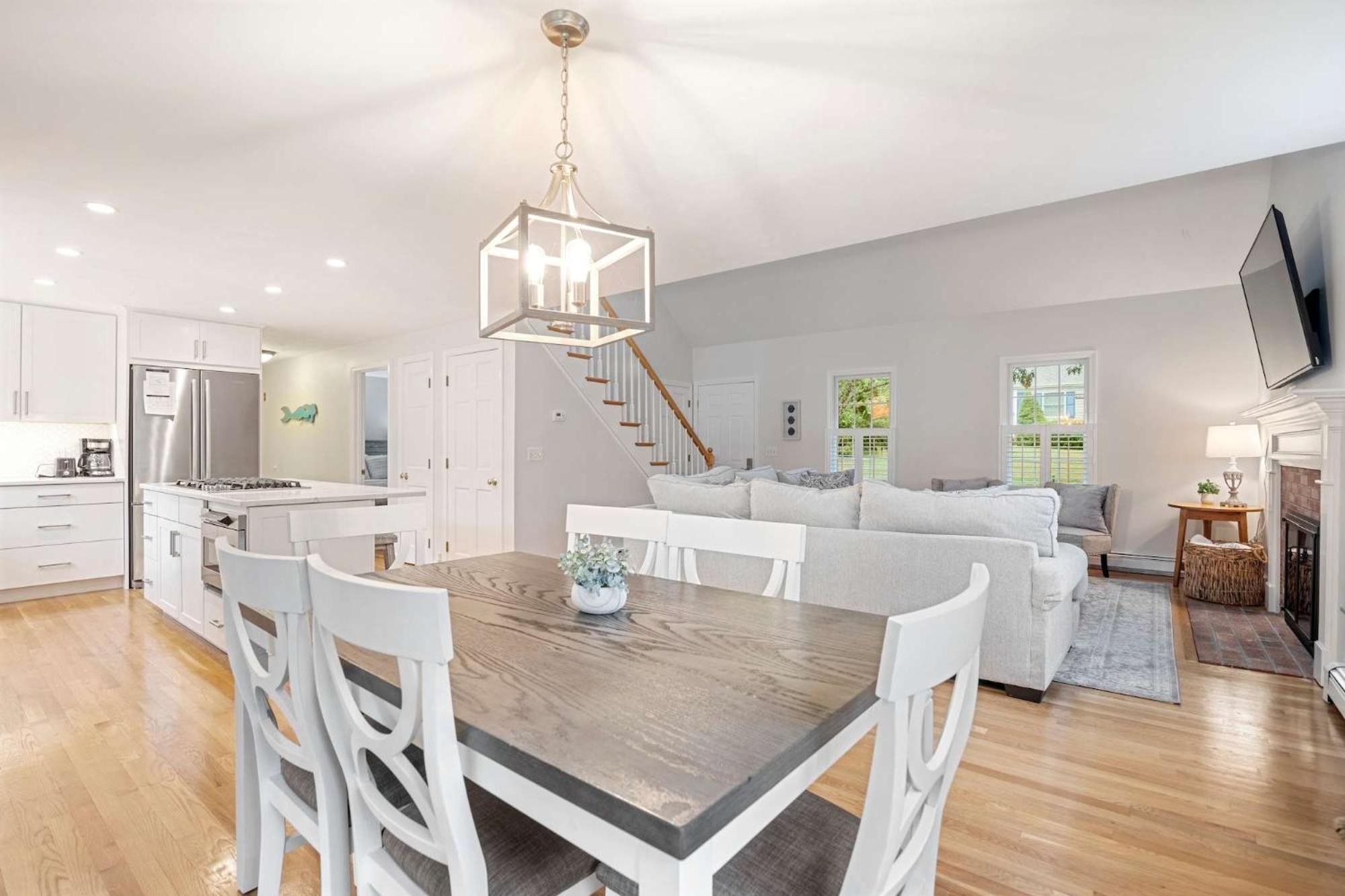 Holiday home Charming Abode With Sunroom *
