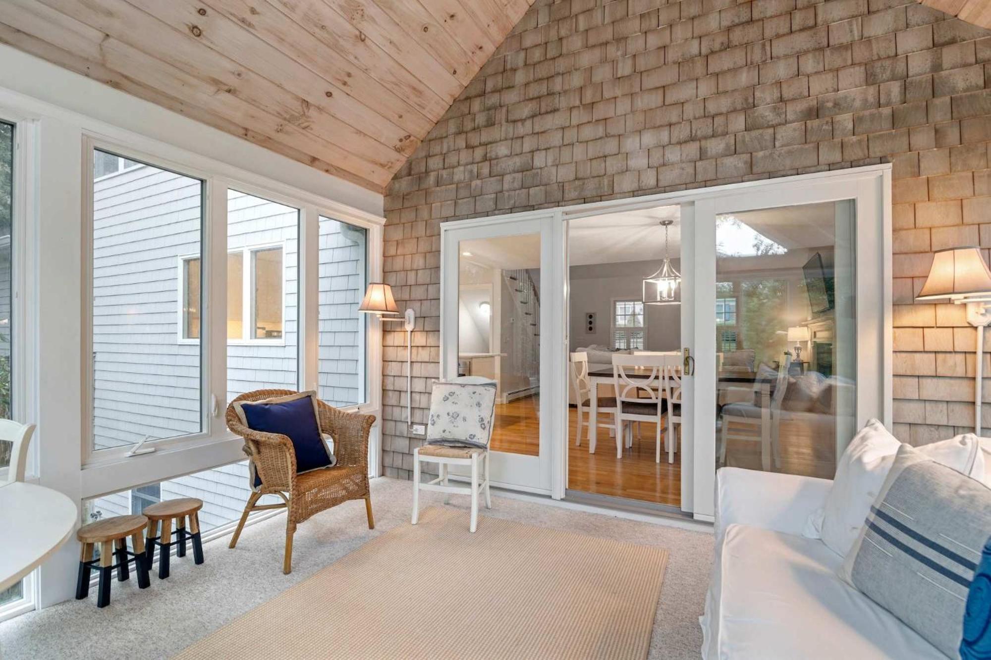 Charming Abode With Sunroom * Chatham
