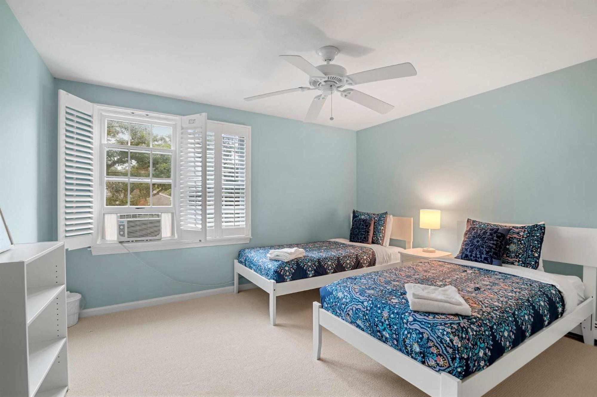 Holiday home Charming Abode With Sunroom Chatham