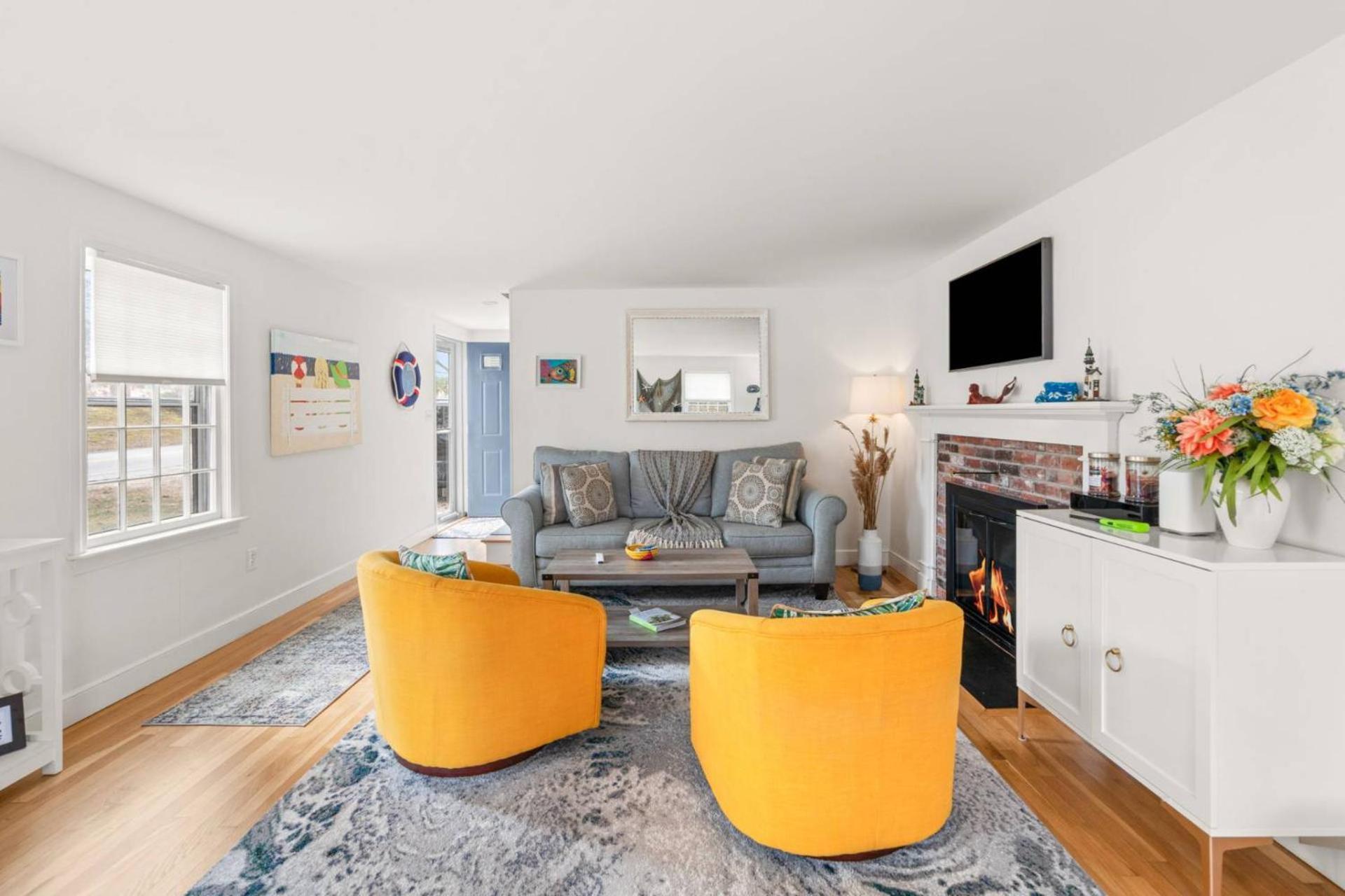 211 Stepping Stones Rd, *