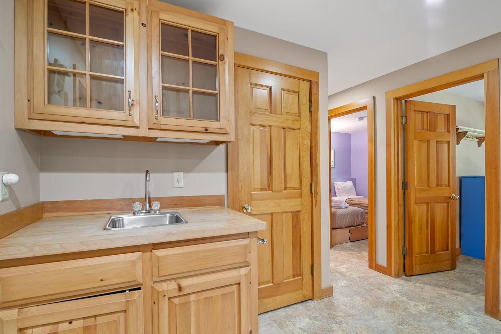 Amazing Location Lakefront Waterside Deck Chatham
