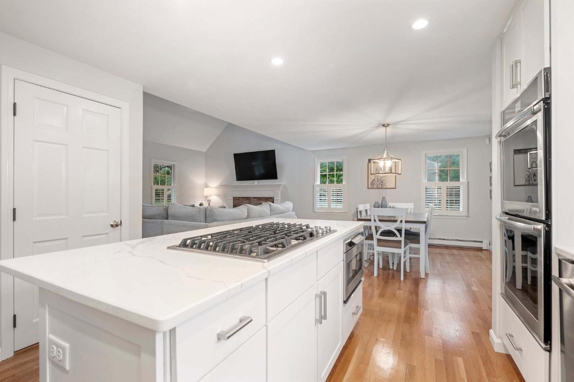 Charming Abode With Sunroom Holiday home *