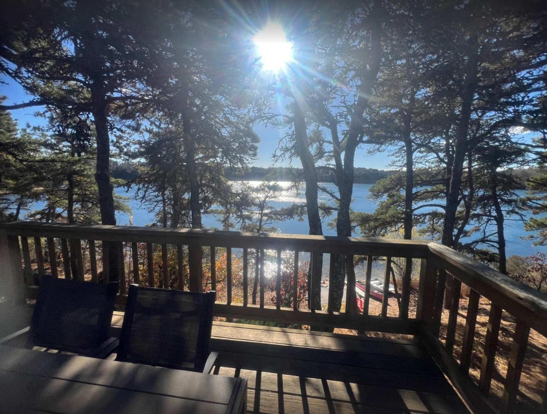 Holiday home Amazing Location Lakefront Waterside Deck