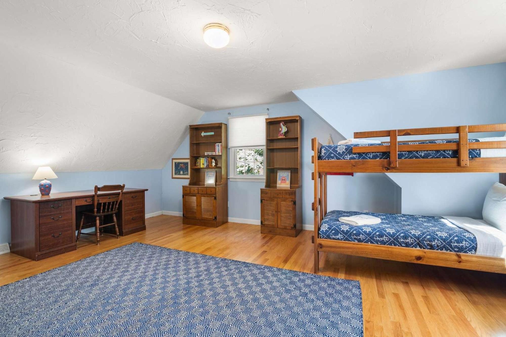 Walk To Private Patio And Backyard Chatham