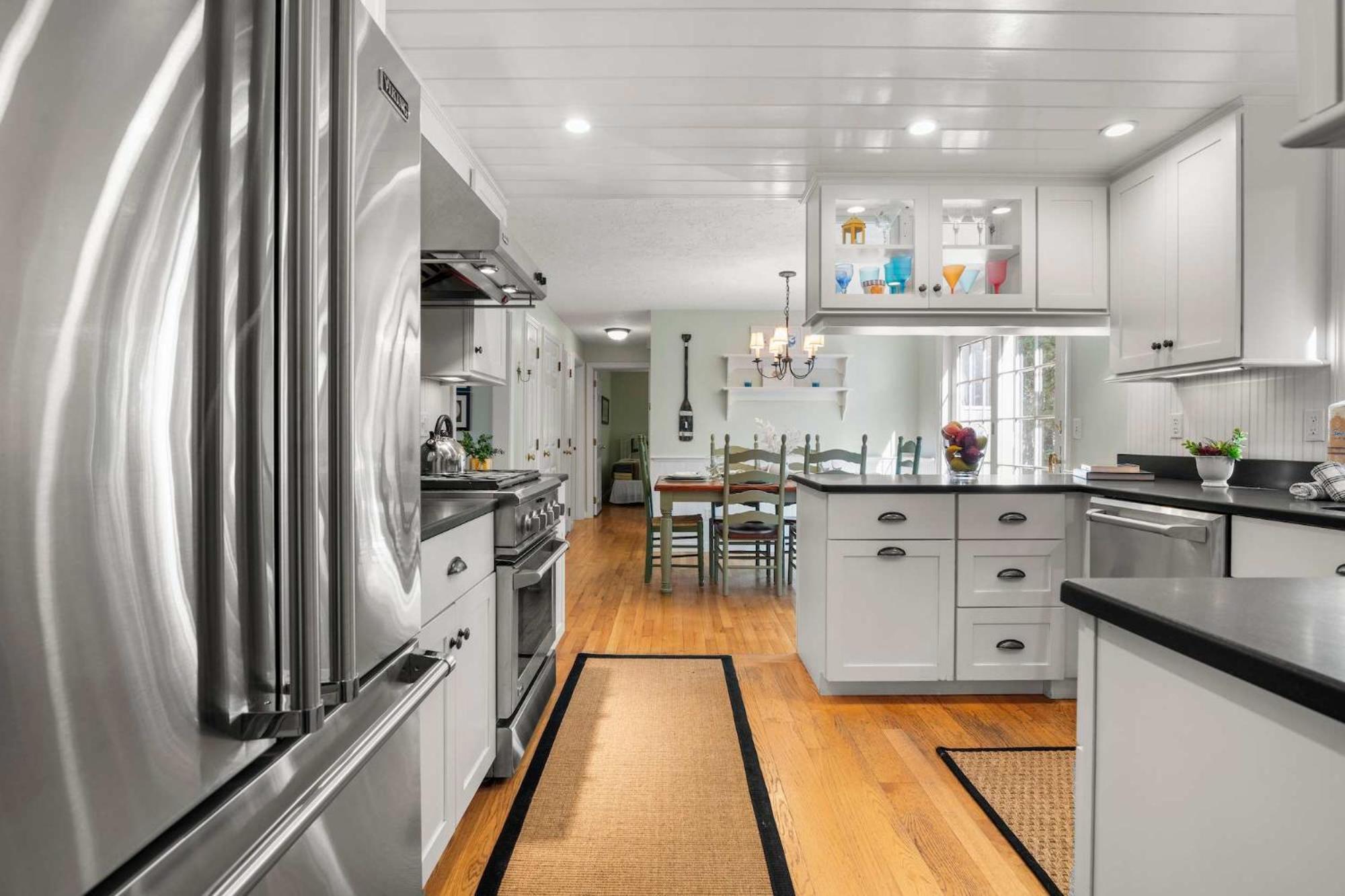 Walk To Private Patio And Backyard Holiday home Chatham