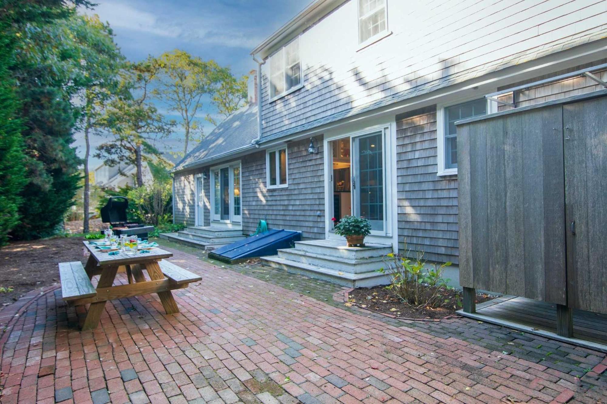 Walk To Private Patio And Backyard Holiday home Chatham