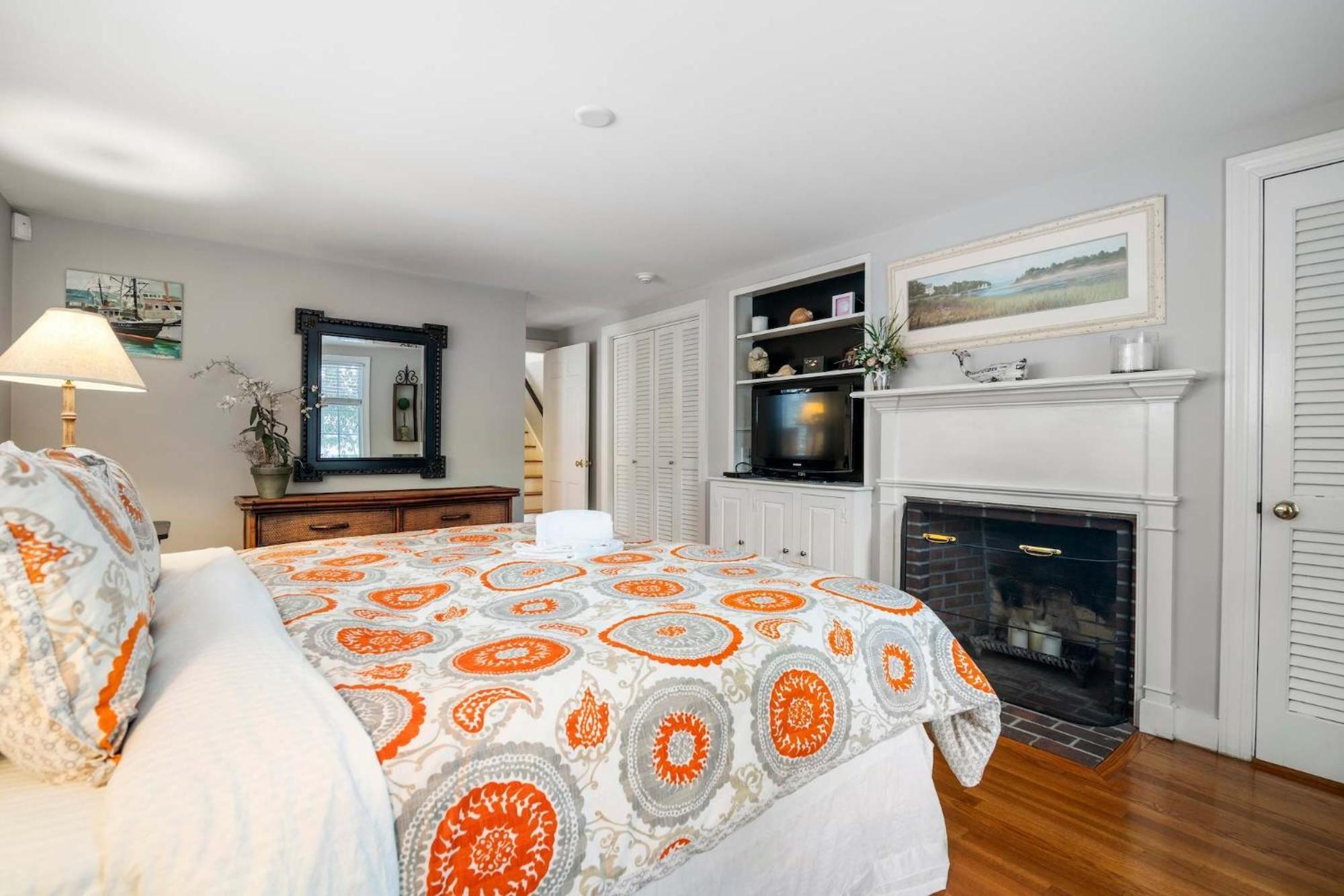 Luxury Waterfront With Game * Chatham