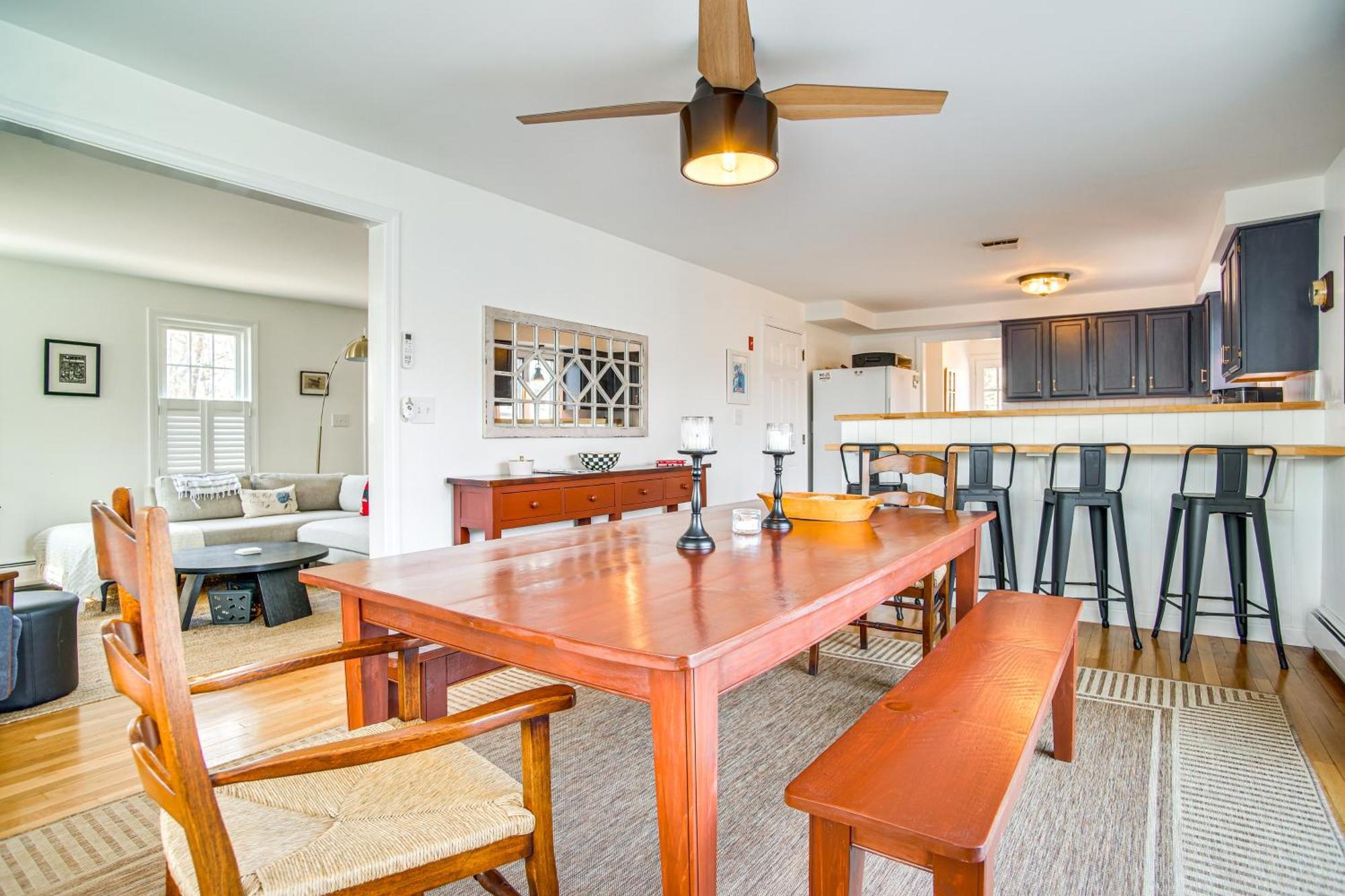 Cape Cod Near Bike Trail, 1 Mile To Beach! Holiday home *