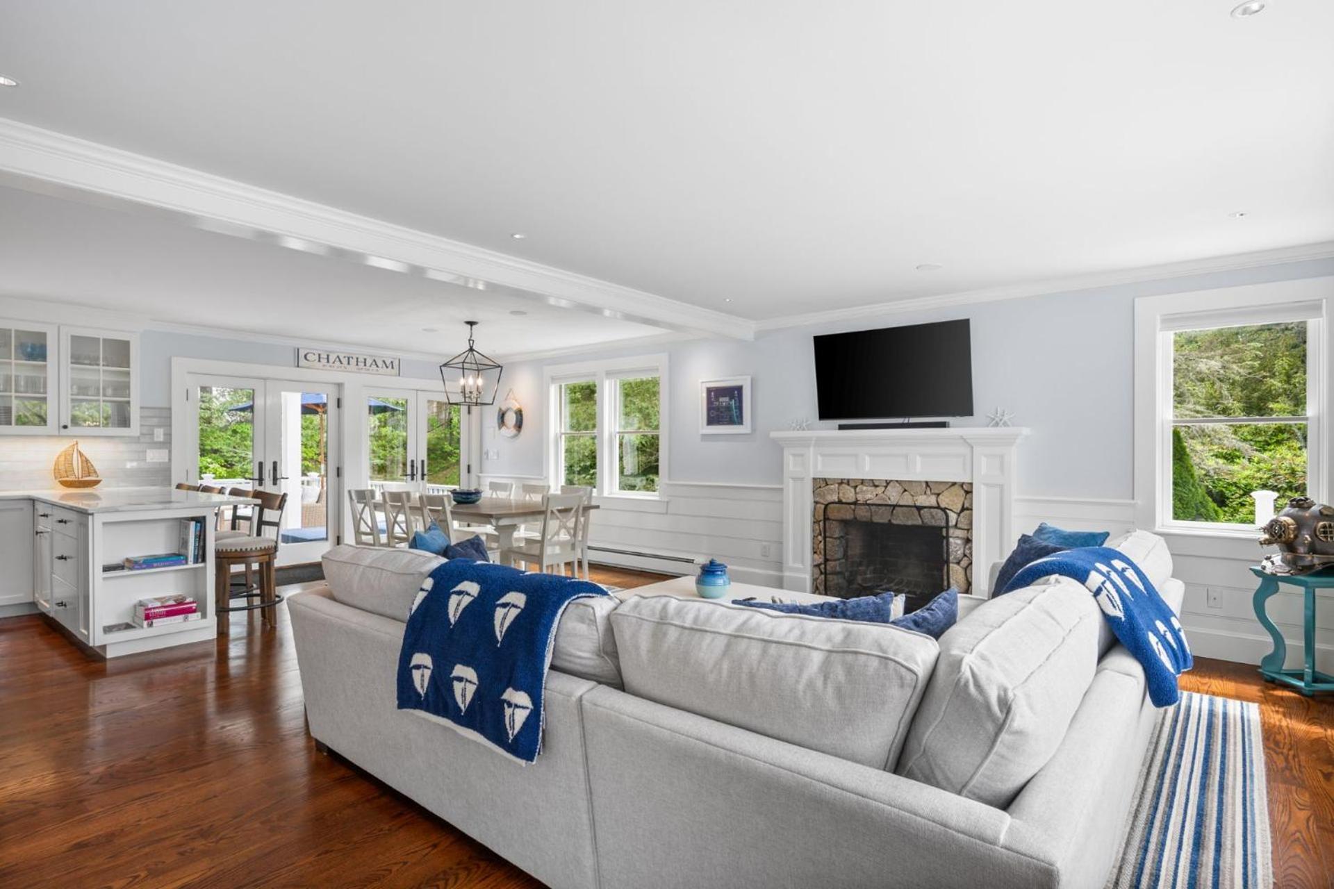 93 Bucks Creek Road Cape Cod - - Coastal Charm Holiday home Chatham