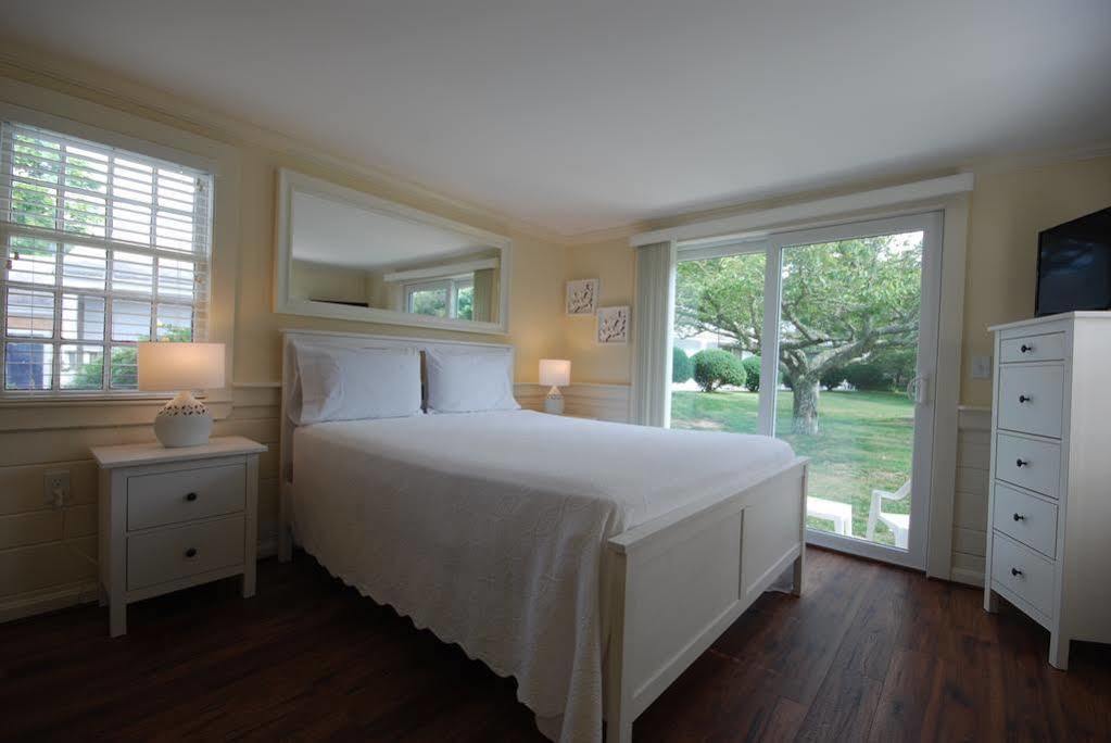 Seafarer Hotel