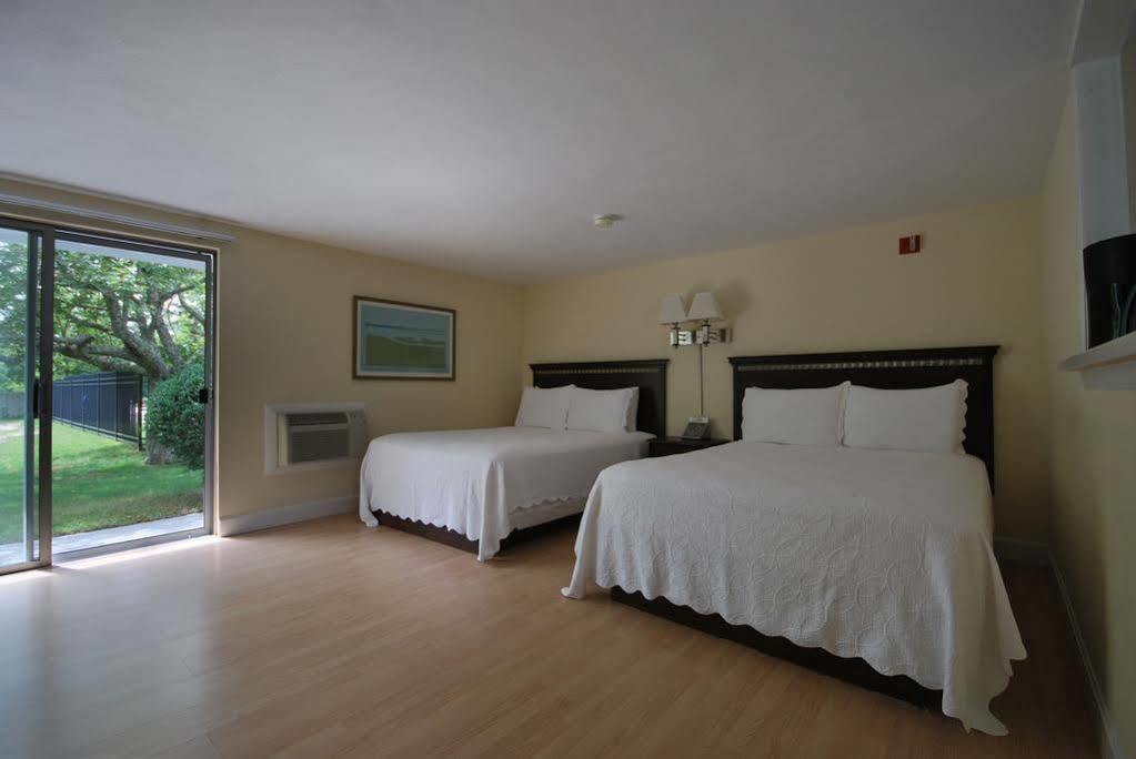 Seafarer Hotel