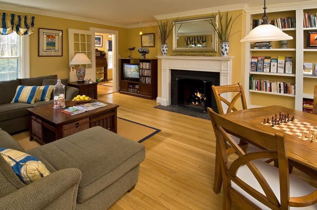 The Carriage House 4*