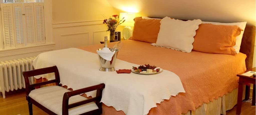 The Carriage House Bed & Breakfast