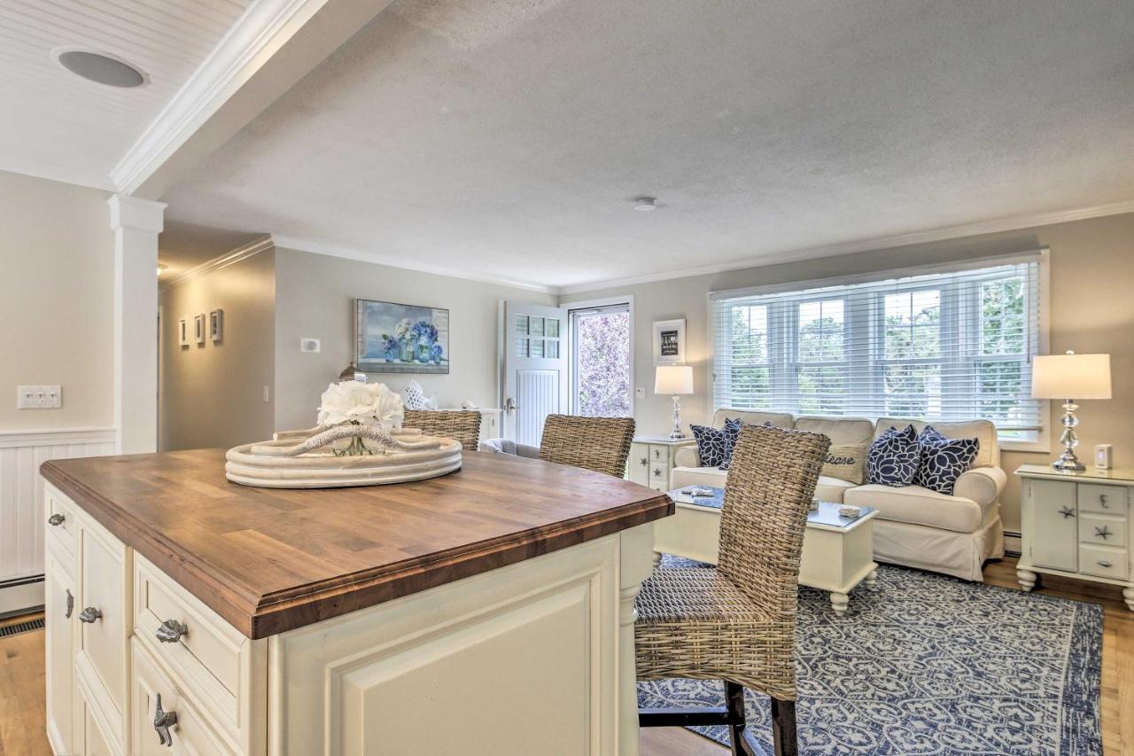 Cape Cod House With Deck And Grill 2 Mi To Beach! Holiday home