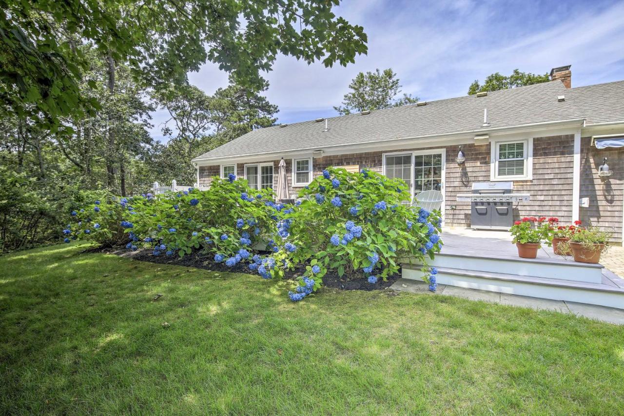 Cape Cod House With Deck And Grill 2 Mi To Beach! Holiday home Chatham