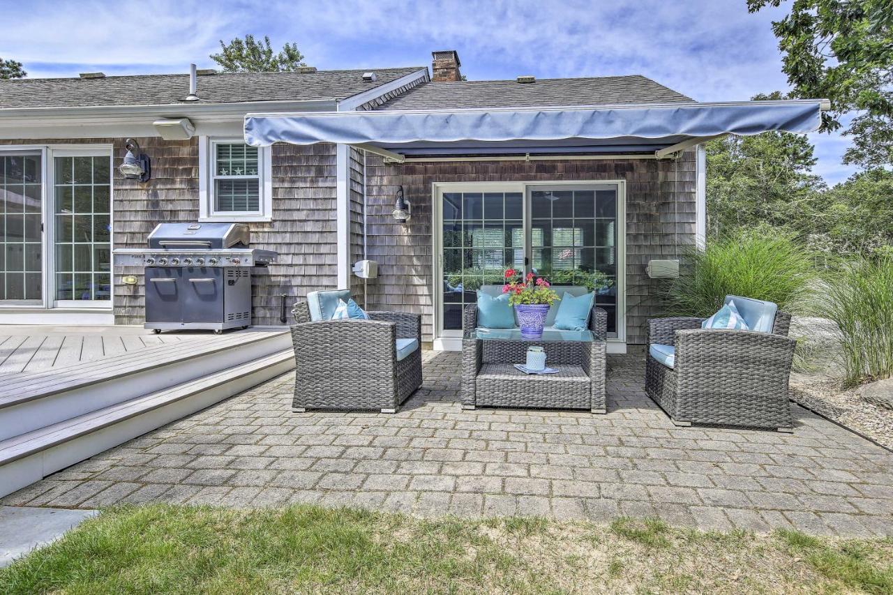 Cape Cod House With Deck And Grill 2 Mi To Beach! Holiday home *