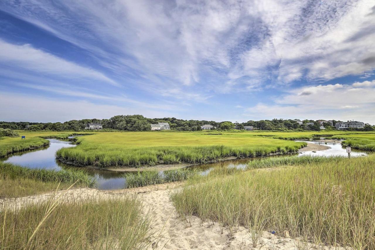 Cape Cod House With Deck And Grill 2 Mi To Beach! Holiday home *