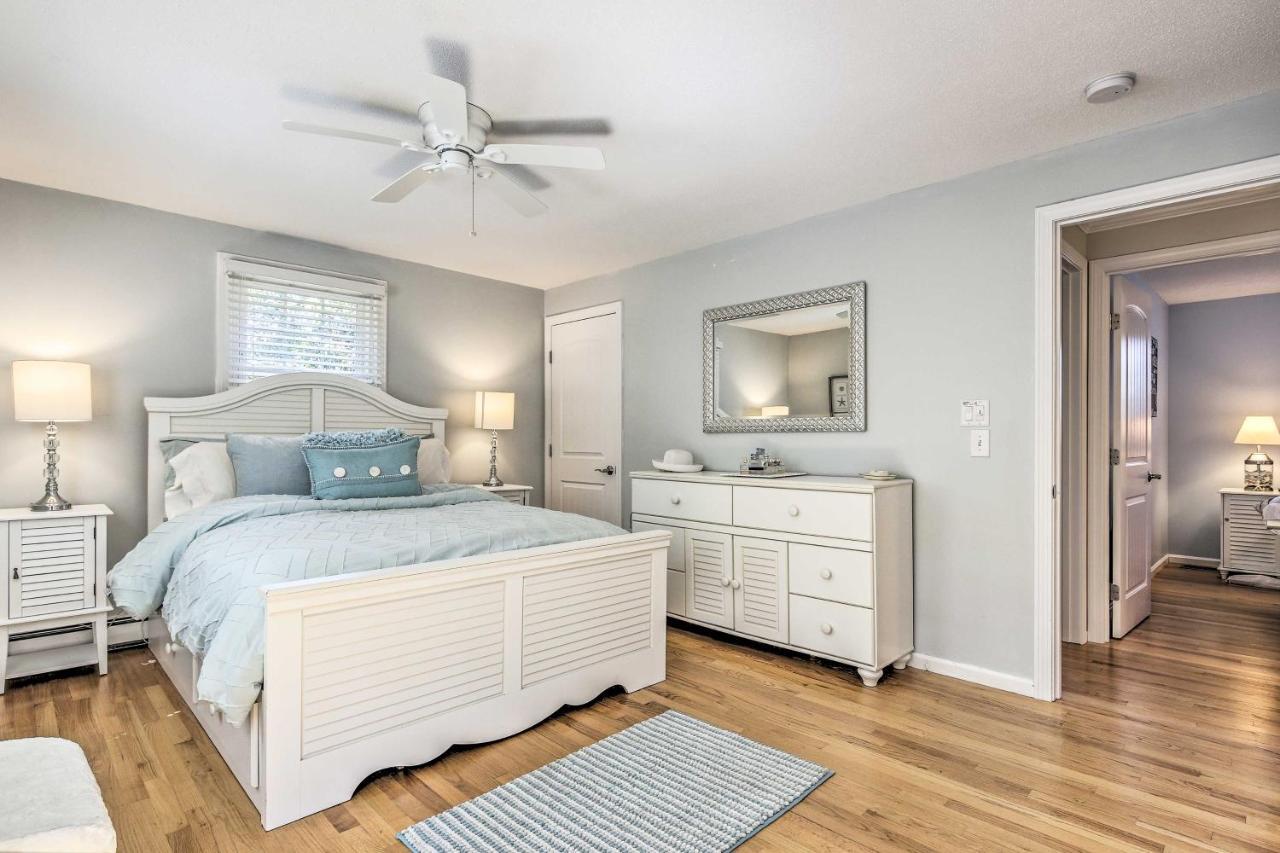 Cape Cod House With Deck And Grill 2 Mi To Beach! *