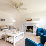 Exclusive Neighborhood 1 2 Mi From Jackknife Beach