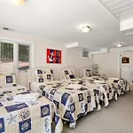 Beautifully Renovated W Access To Beach