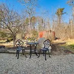 Chatham Home With Spacious Deck 2 Mi To Beaches!