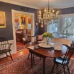 The Carriage House Inn