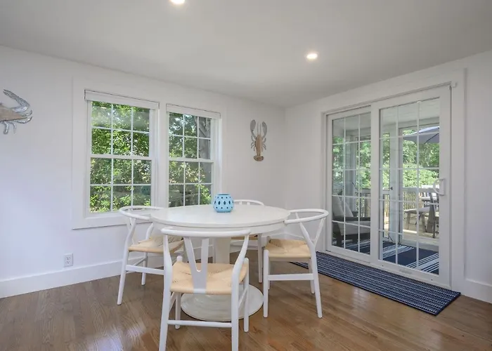 31 Bayview Street Chatham Cape Cod- -The Way Home