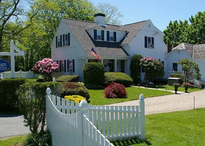 The Carriage House Inn