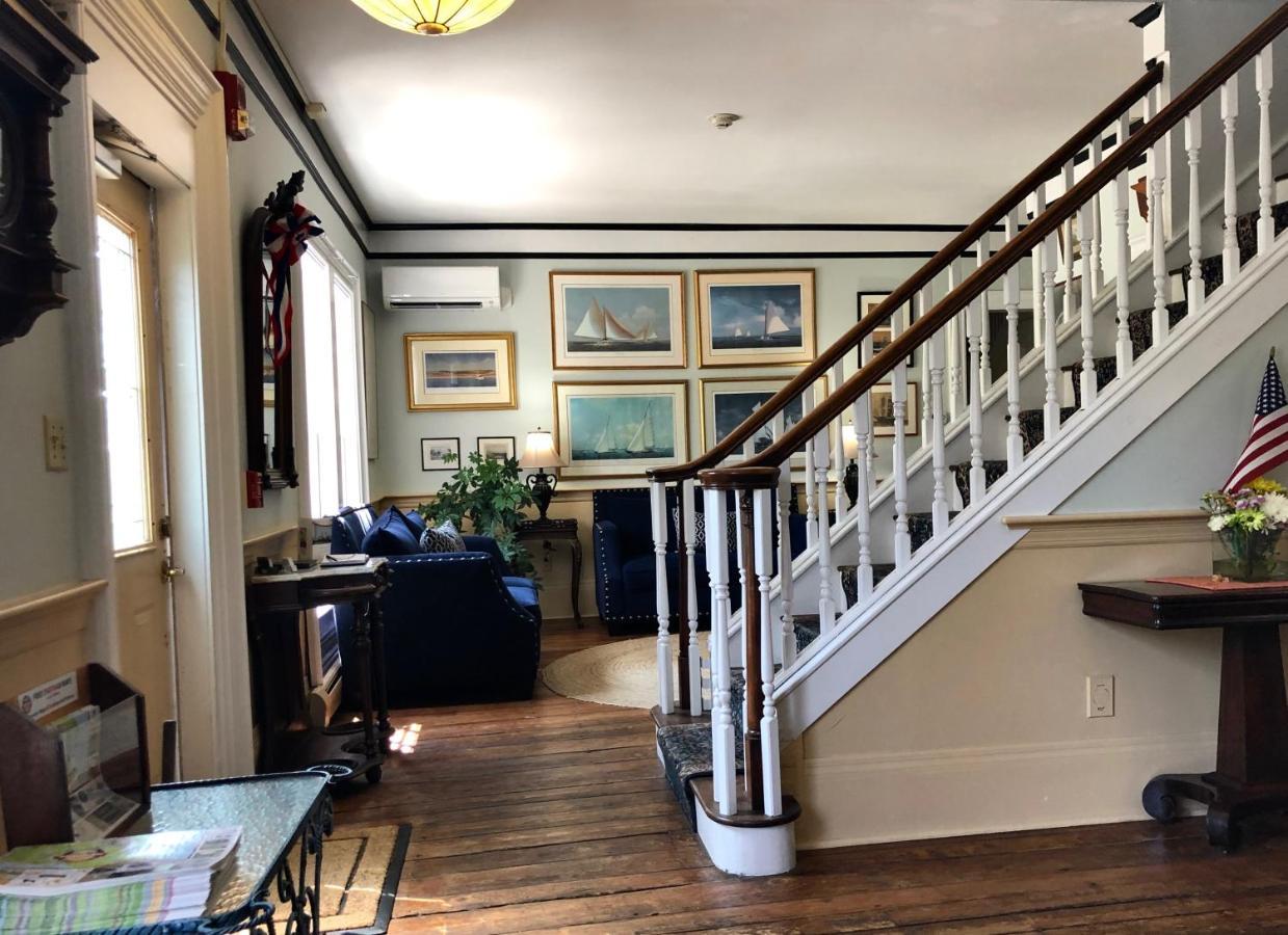 Queen Anne 4*