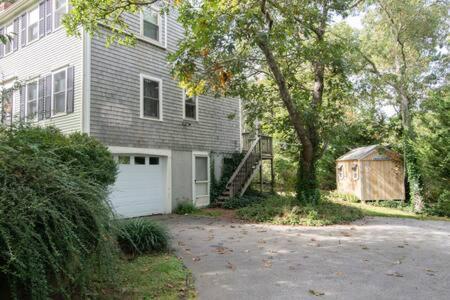 Holiday home Bring Your Pups To Direct Access To The Cape Cod Rail Trail *