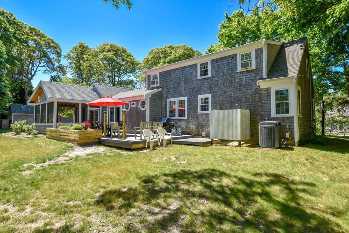 Stellar With Hot Tub & Movie Holiday home Chatham