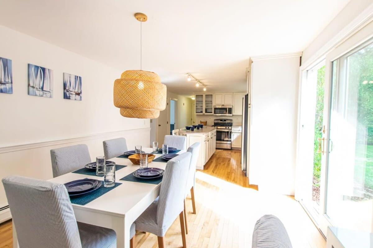 Exclusive Neighborhood 1 2 Mi From Jackknife Beach
