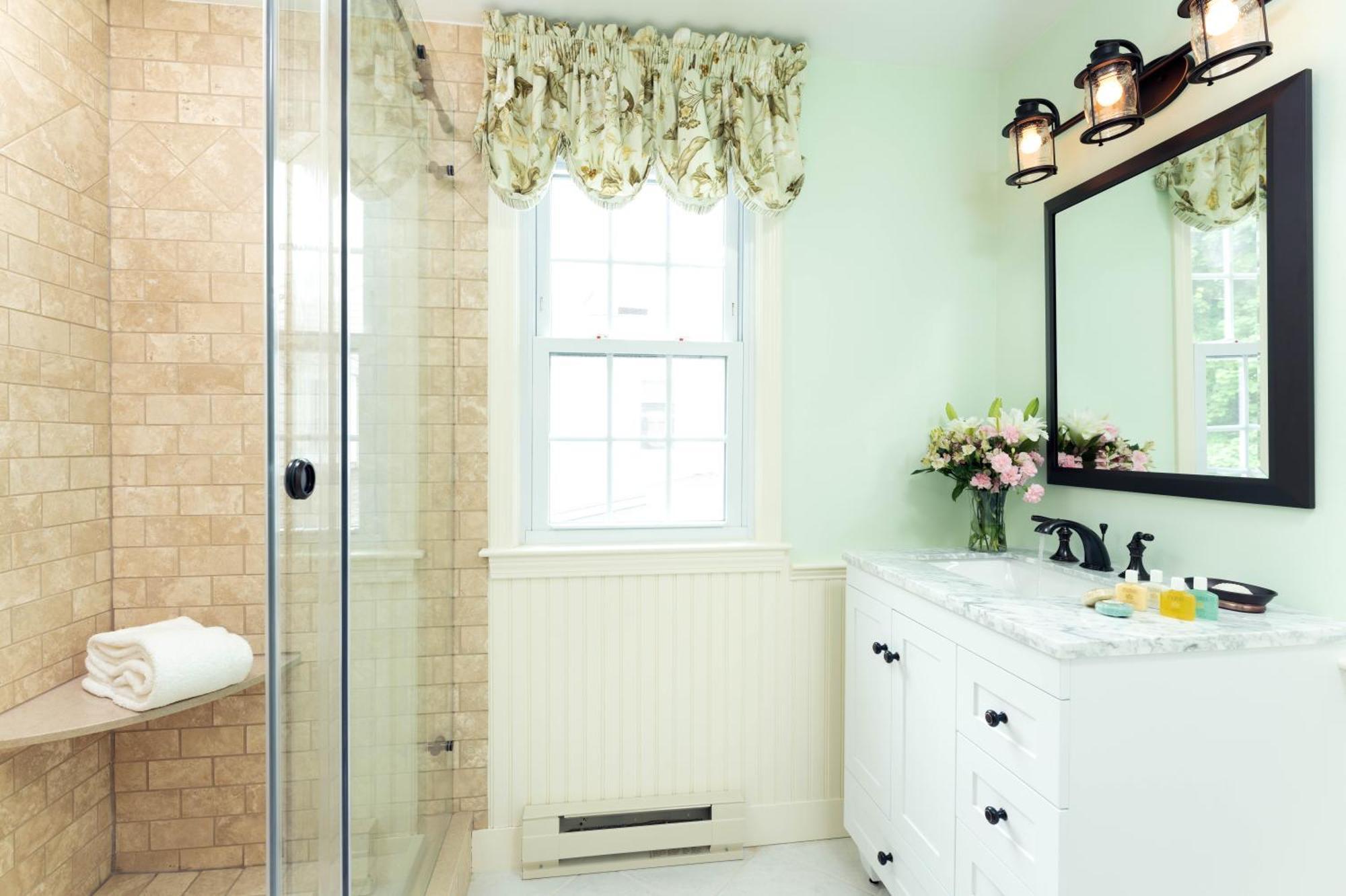Bed & Breakfast Old Harbor 4*