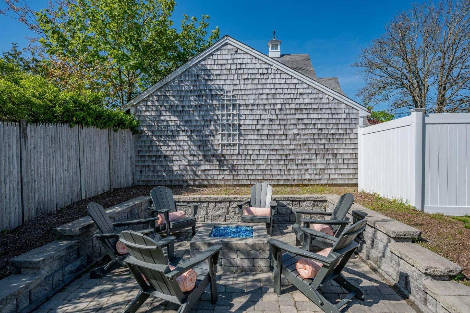 Holiday home 388 Main Street Cape Cod - - The Priscilla House *