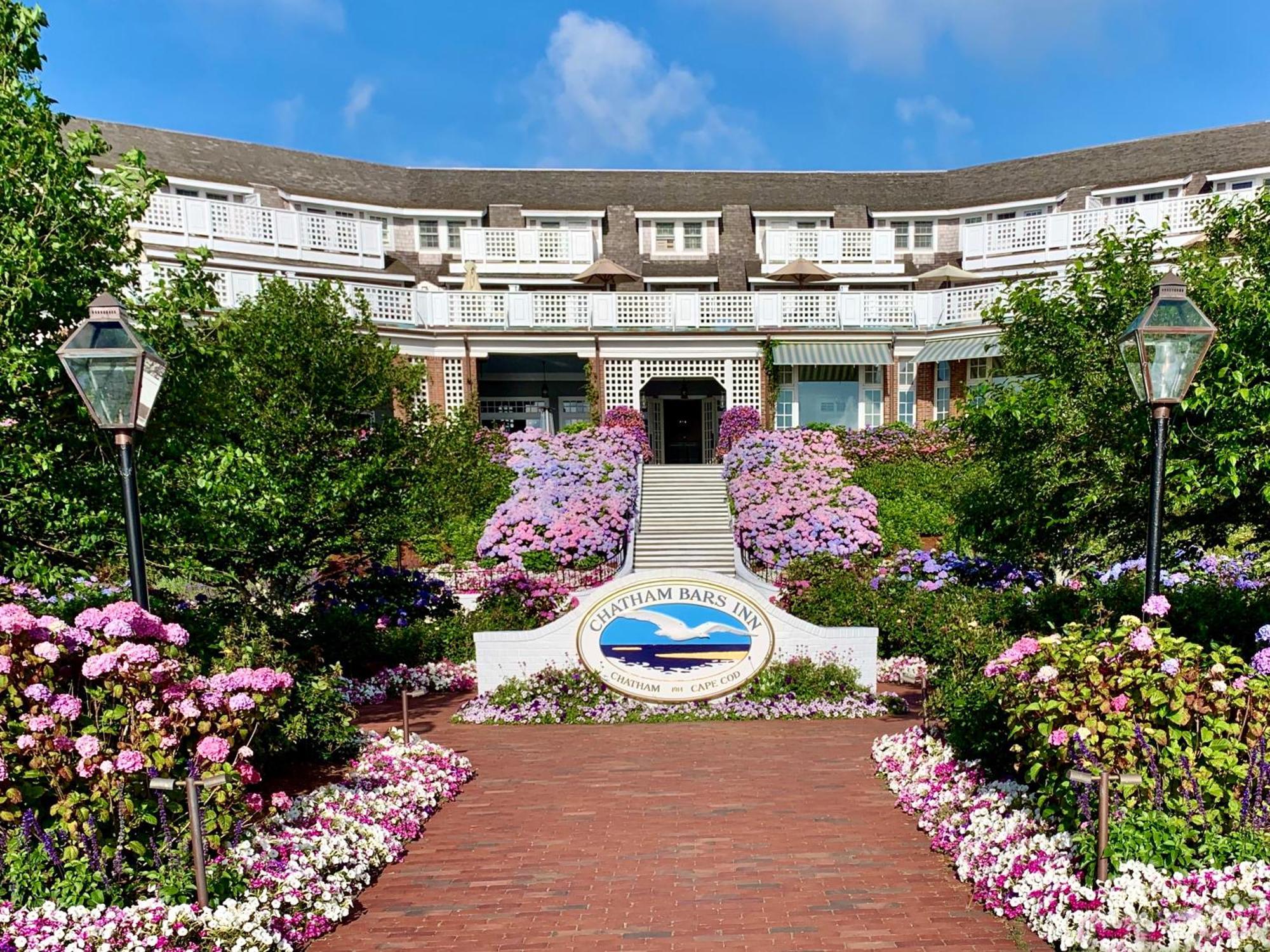 Bars Resort