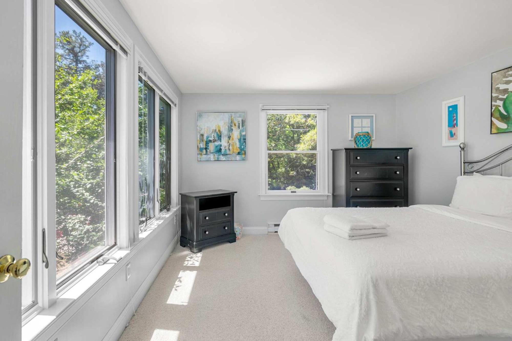 Beautifully Renovated W Access To *