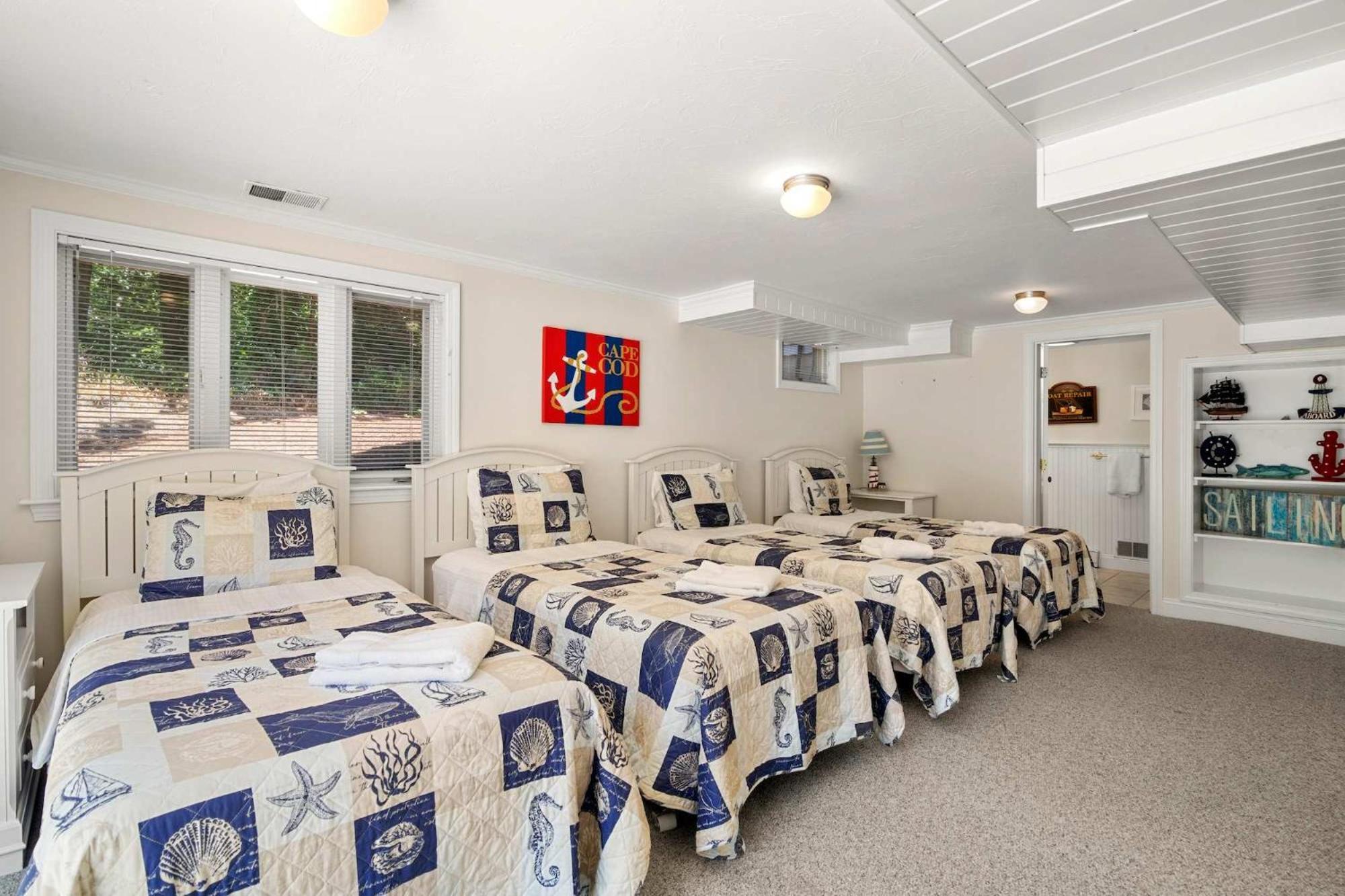 Beautifully Renovated W Access To Chatham