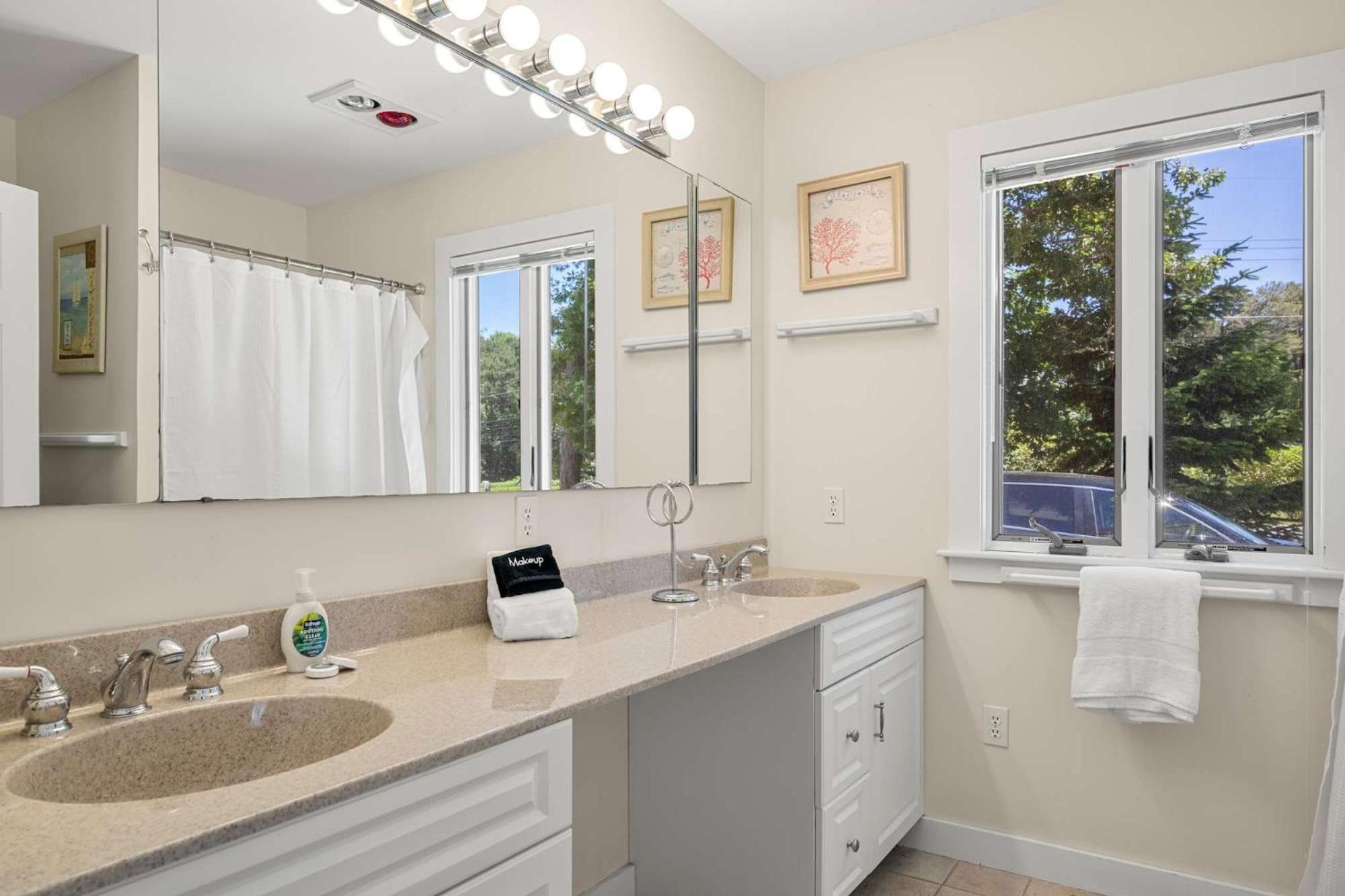 Beautifully Renovated W Access To *