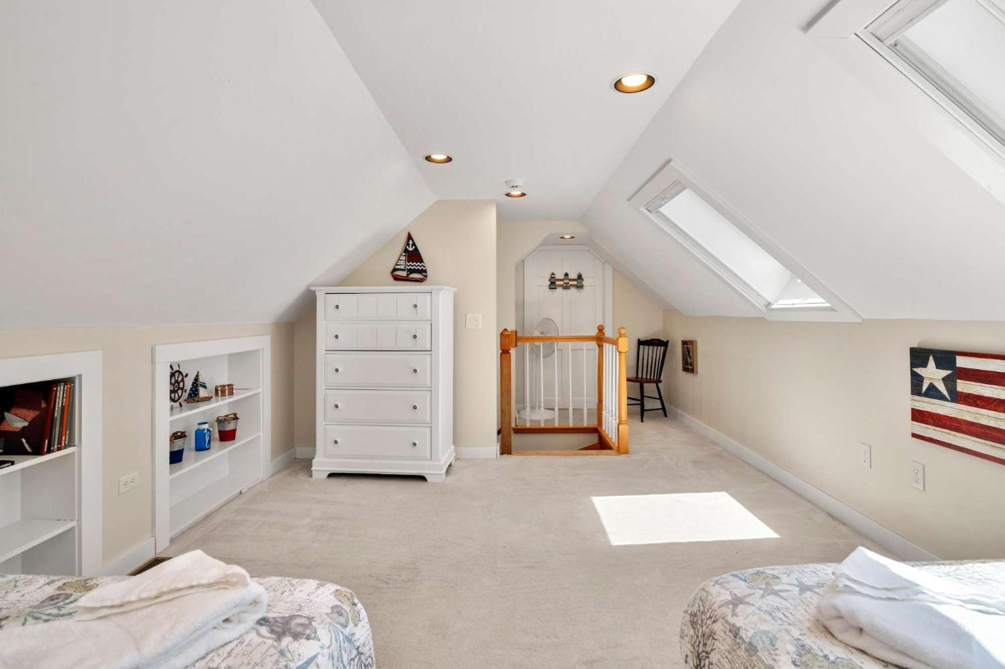 Beautifully Renovated W Access To Holiday home