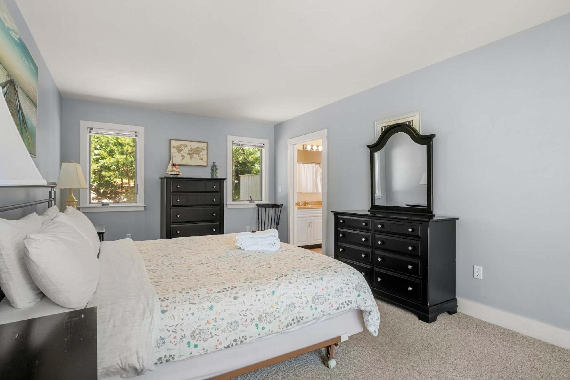 Beautifully Renovated W Access To Holiday home Chatham