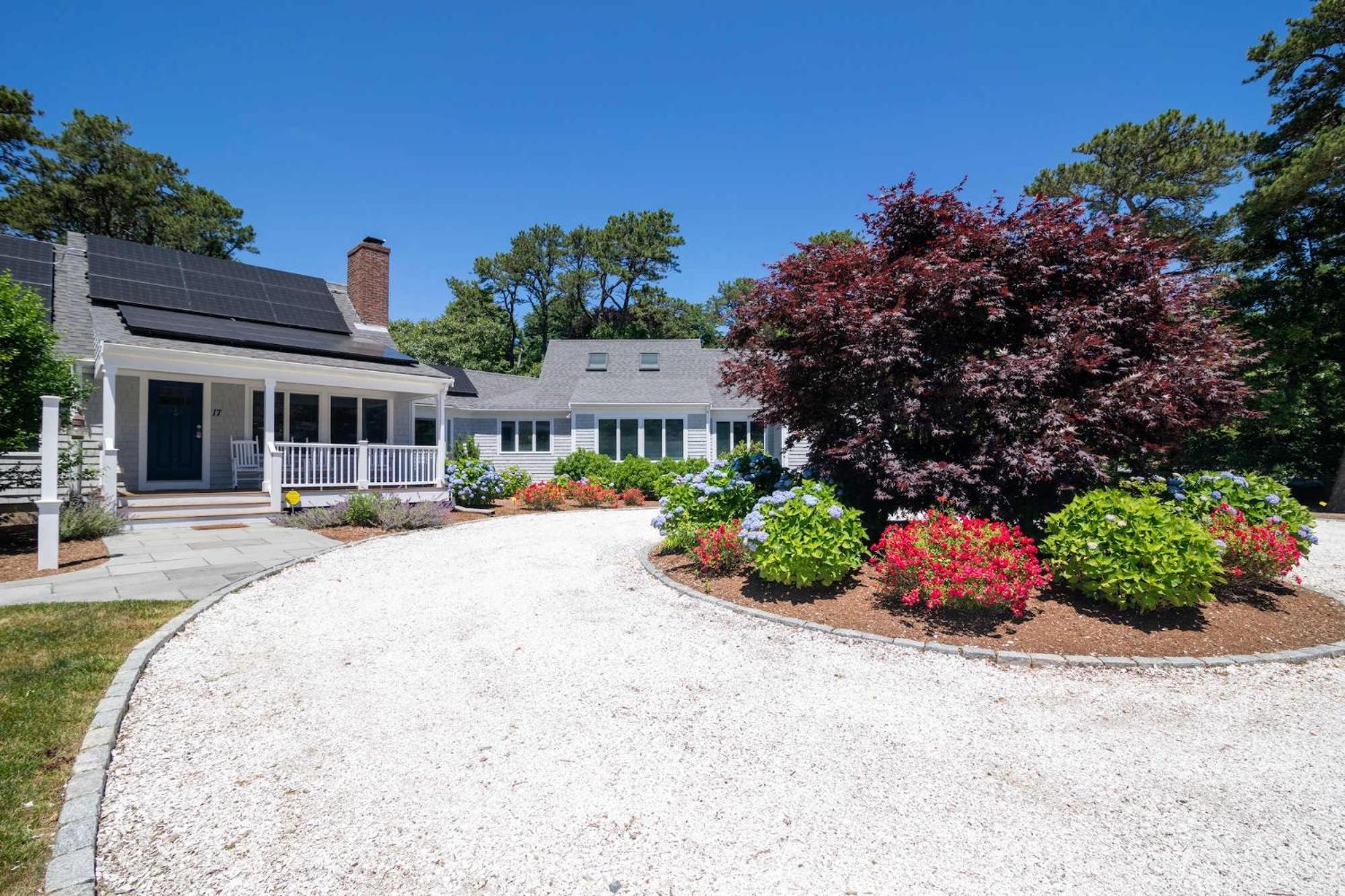 Beautifully Renovated W Access To Chatham