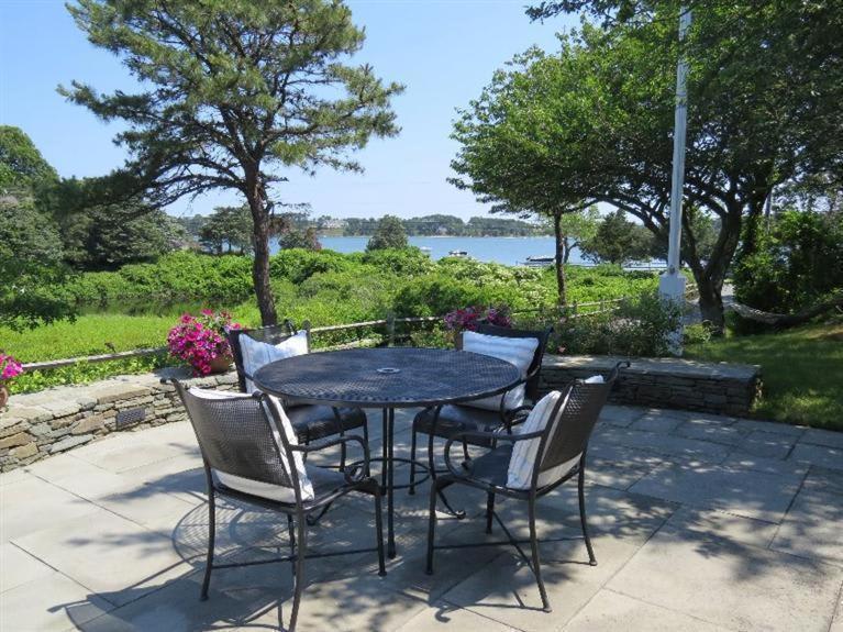 Holiday home Luxury Waterfront With Game Chatham
